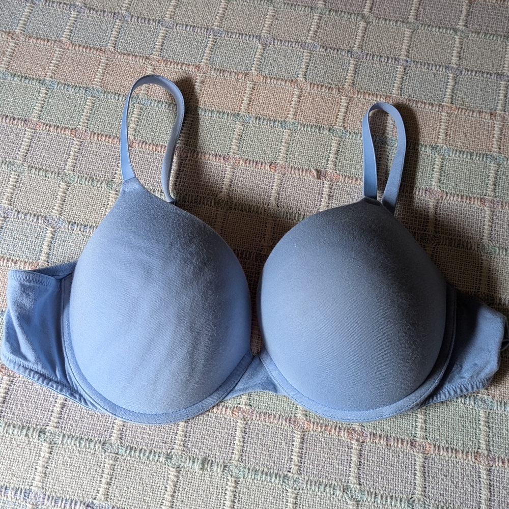 PINK Victoria's Secret Blue T-Shirt Bra with Molded Cups